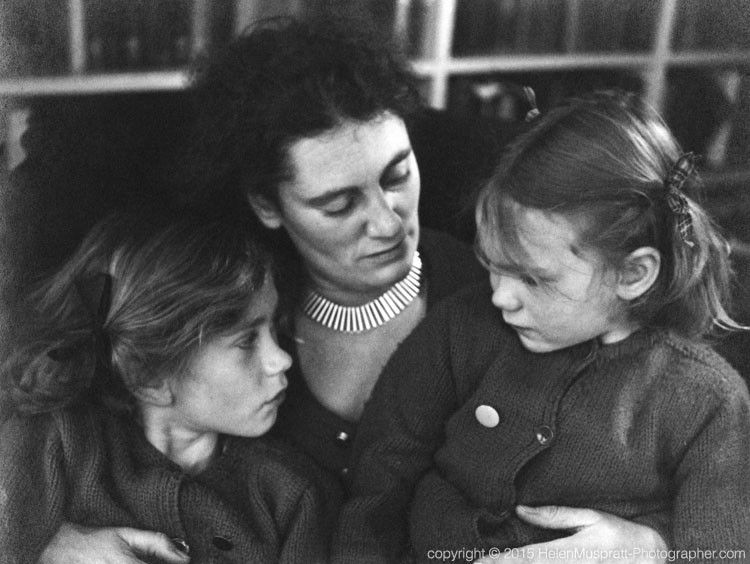 Lettice Ramsey with her daughters Jane and Sarah c 1933 (Helen Muspratt)