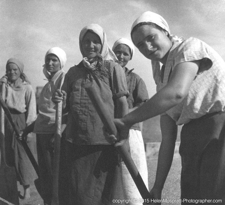 Soviet farm labourers 1936 (Helen Muspratt)